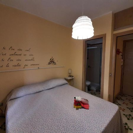 Perla Marina Apartment 切法卢 外观 照片